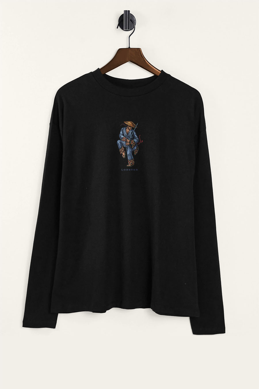 lobster-flat-lay-long-sleeve-black-9003