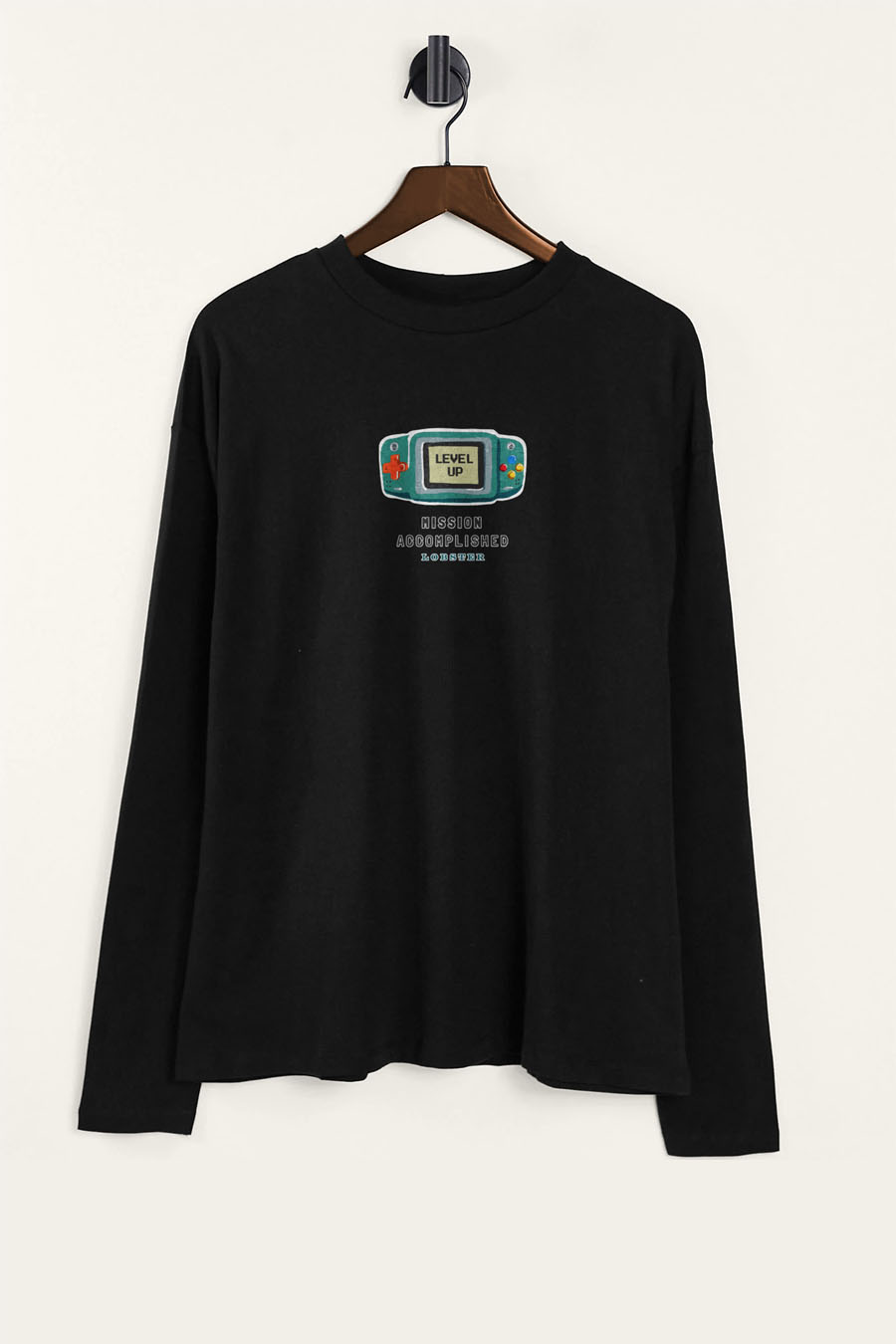 lobster-flat-lay-long-sleeve-black-9004
