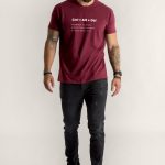 t-shirt-hangers-lob-man-ia-burgundy–3520