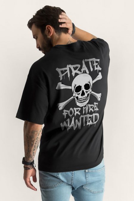 Pirate Wanted, Oversized