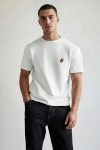 t-shirt-man-a-hanger-front-zoom1-white-6044.jpg
